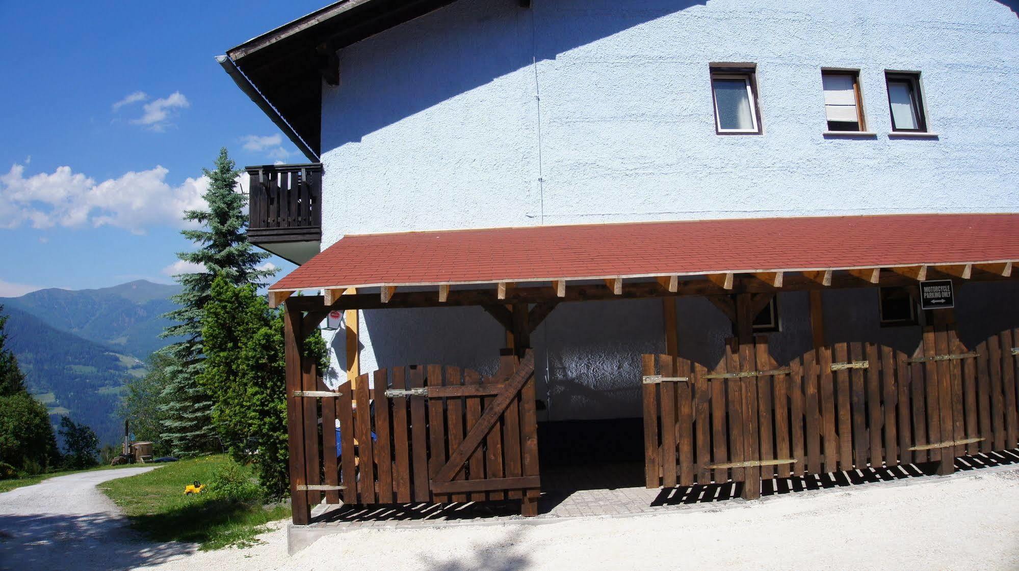 Blue Mountain Hotel Афріц Екстер'єр фото